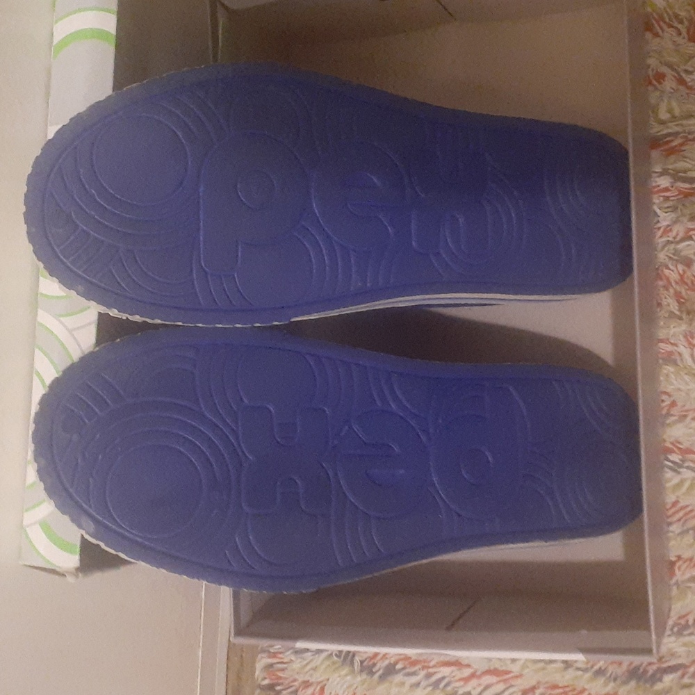 Rubber Sneaker - Picture 3 of 4